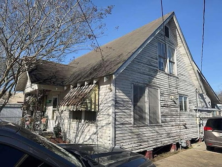 Signs Your Siding Is Failing (Before You See Interior Damage)
