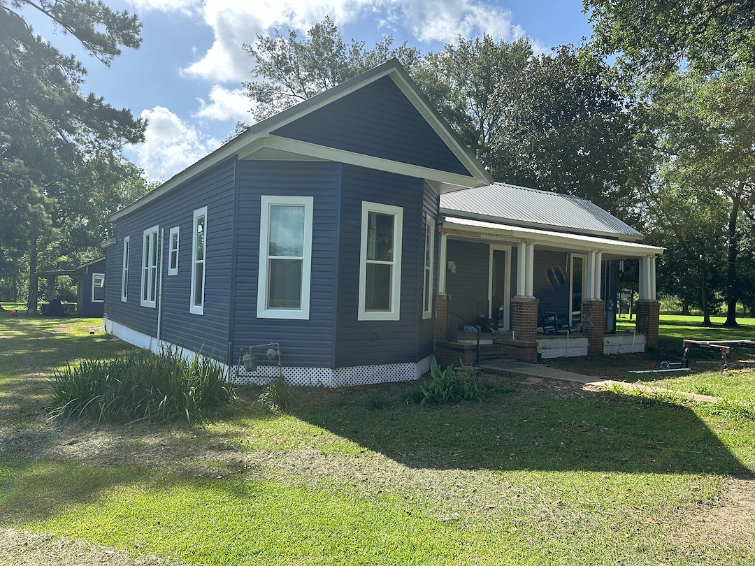 A Striking Transformation in Iota, Louisiana – From Weathered Charm to Modern Elegance